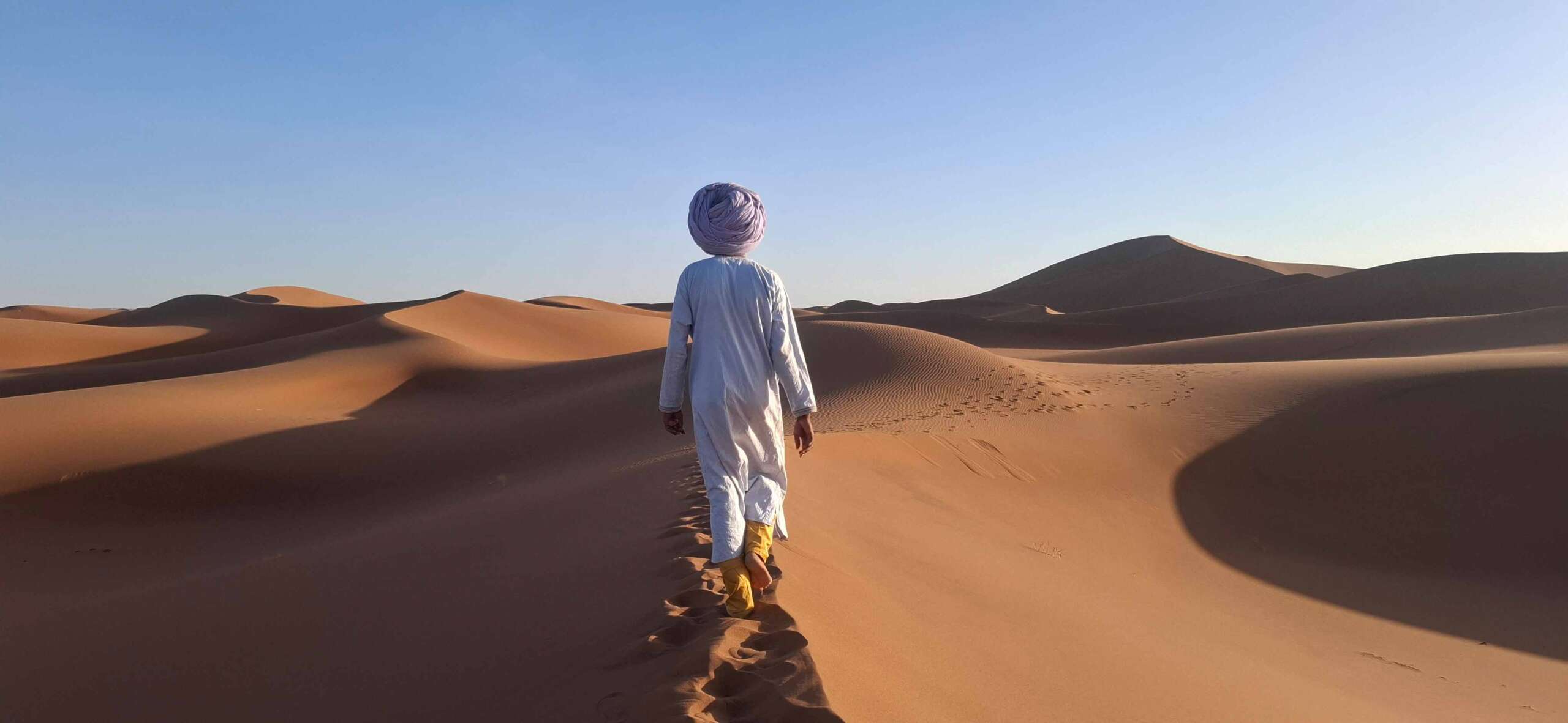 dessert-retreat-2016-sahara-tuareg-nomad-camel-track-erg-sahar-sahara-dessert-camp-mhamid